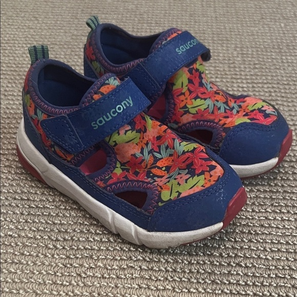 Saucony Other - Saucony Kids Floral Multicolor Sandals
